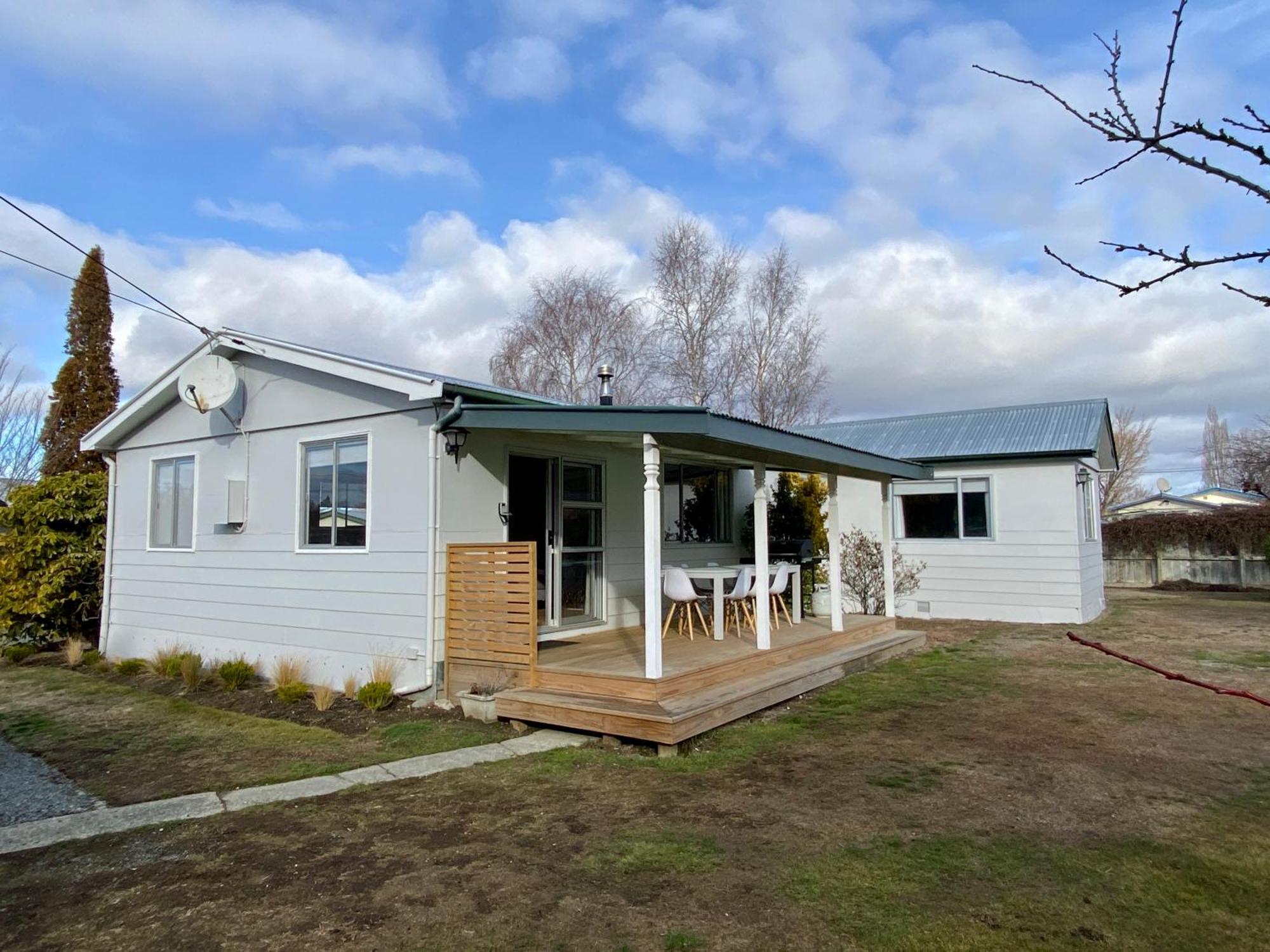 On The Door Step Of Town Villa Twizel Exterior photo